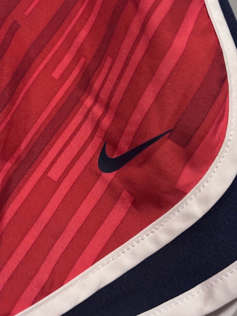 Ladies St. Louis Cardinals Nike Running Shorts - Picture 4 of 9